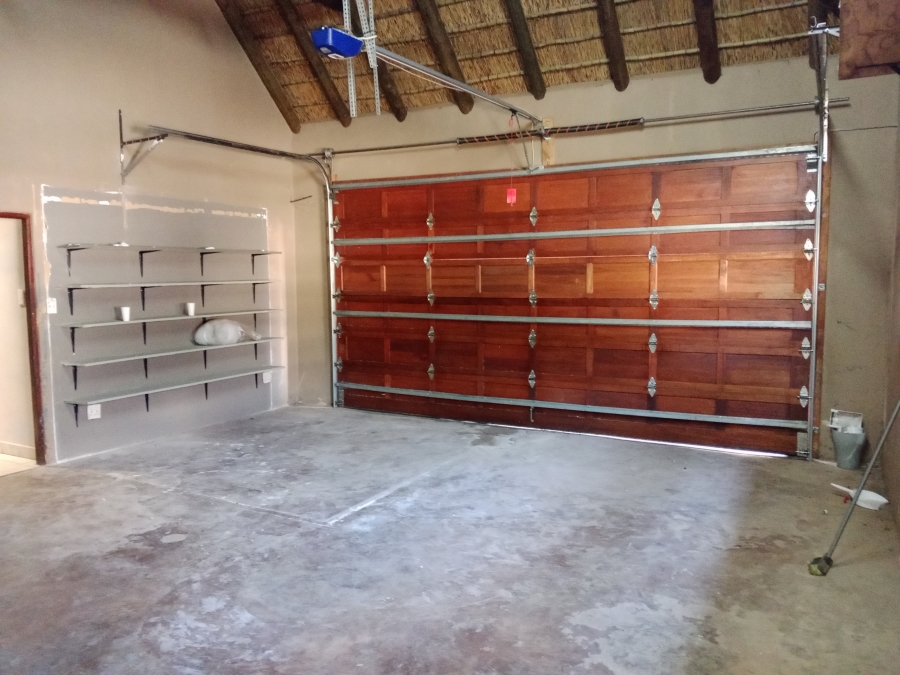 5 Bedroom Property for Sale in Melodie North West